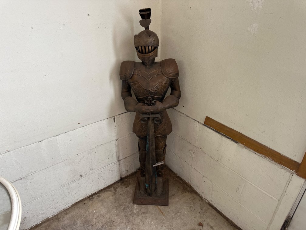 Metal Knight-53” High