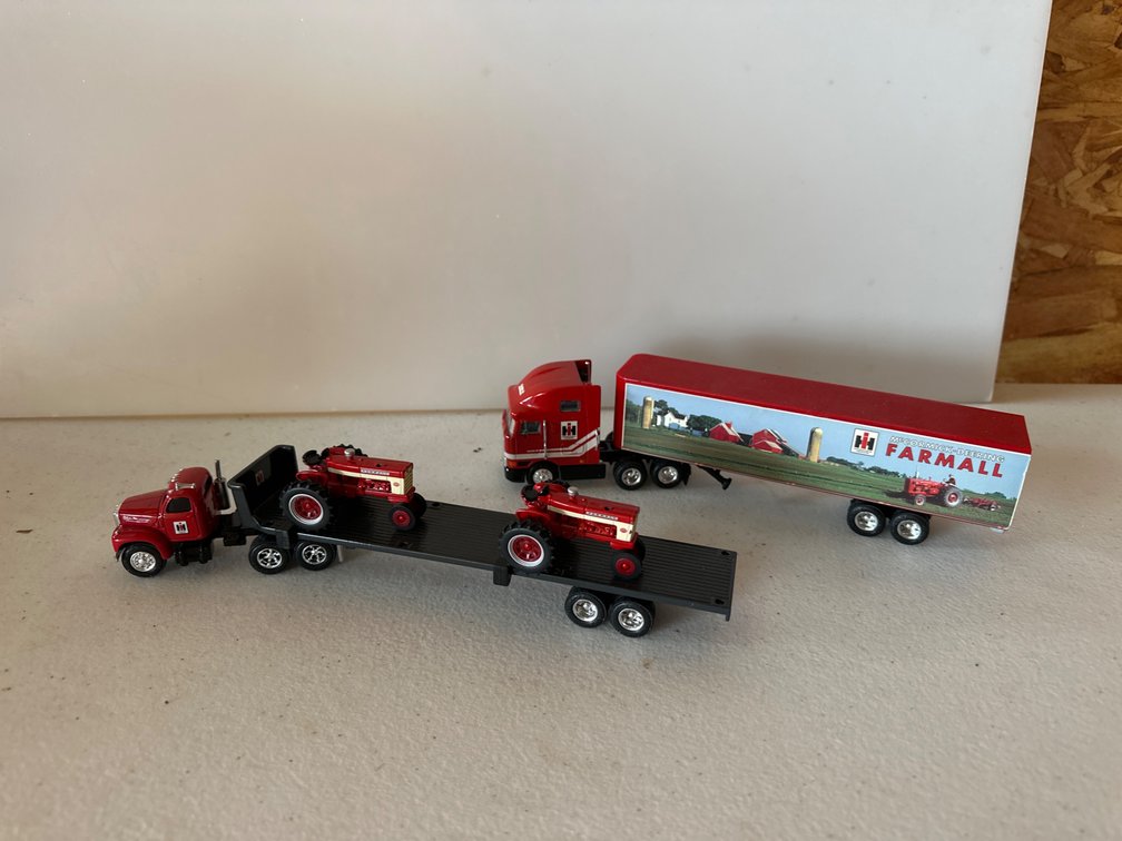 IH Semis, Tractors Die Cast
