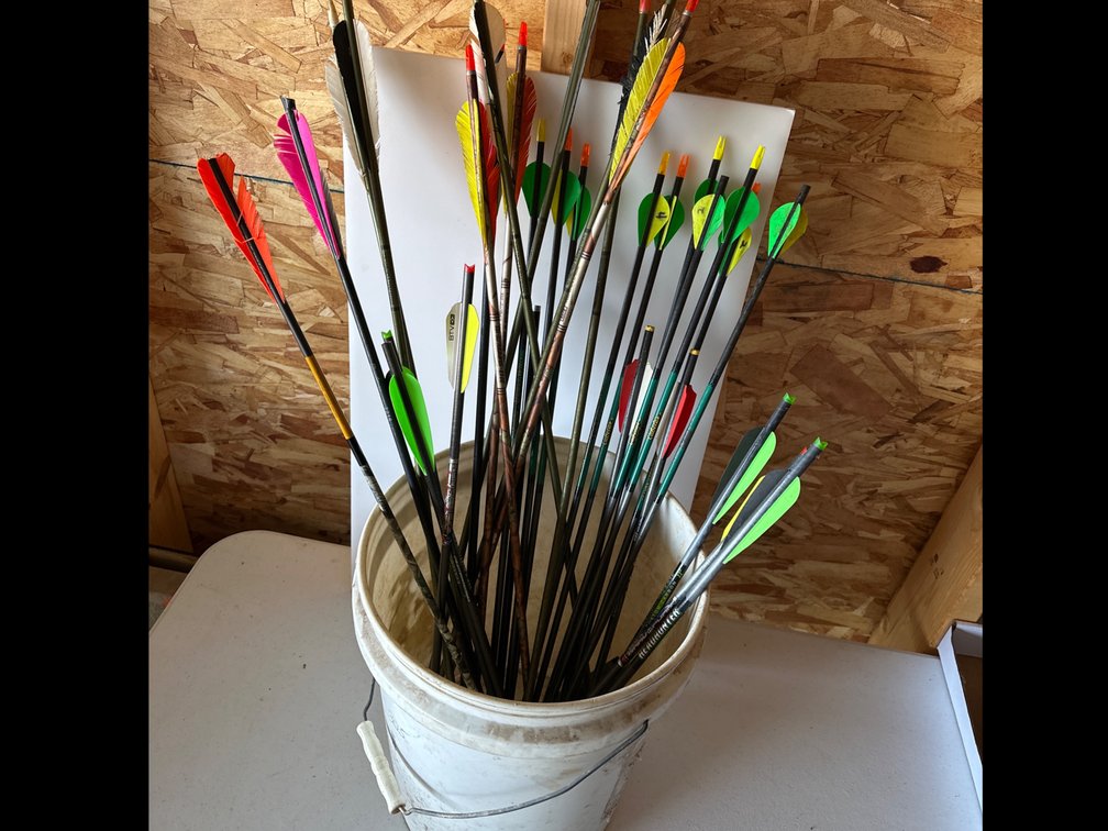 Pail with Arrows
