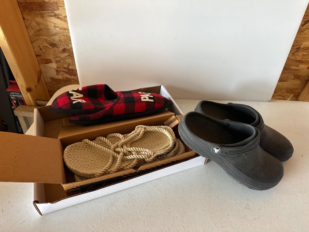 Crocs, Gurkees, Slippers