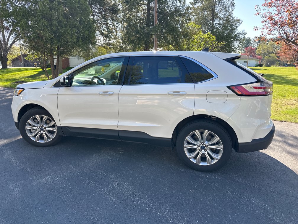 2022 Ford Edge Titanium-Star White