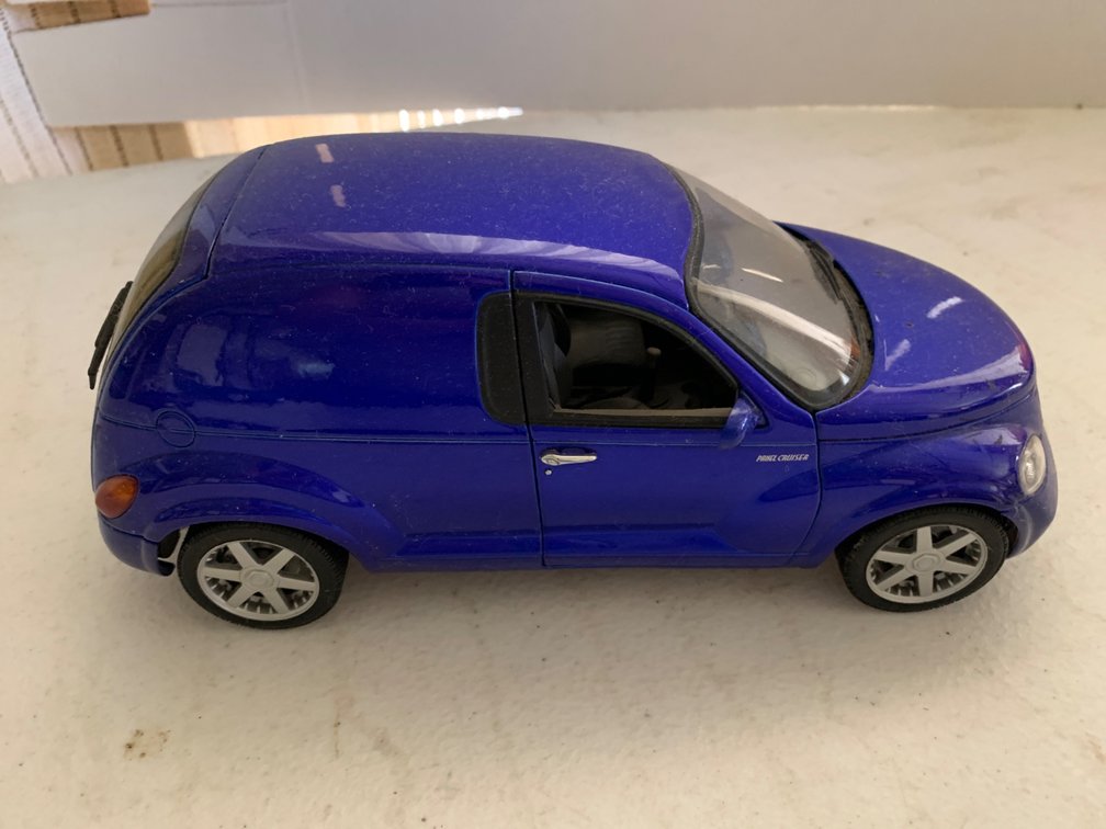 Die Cast Chrysler Panel Cruiser 1/18 Scale