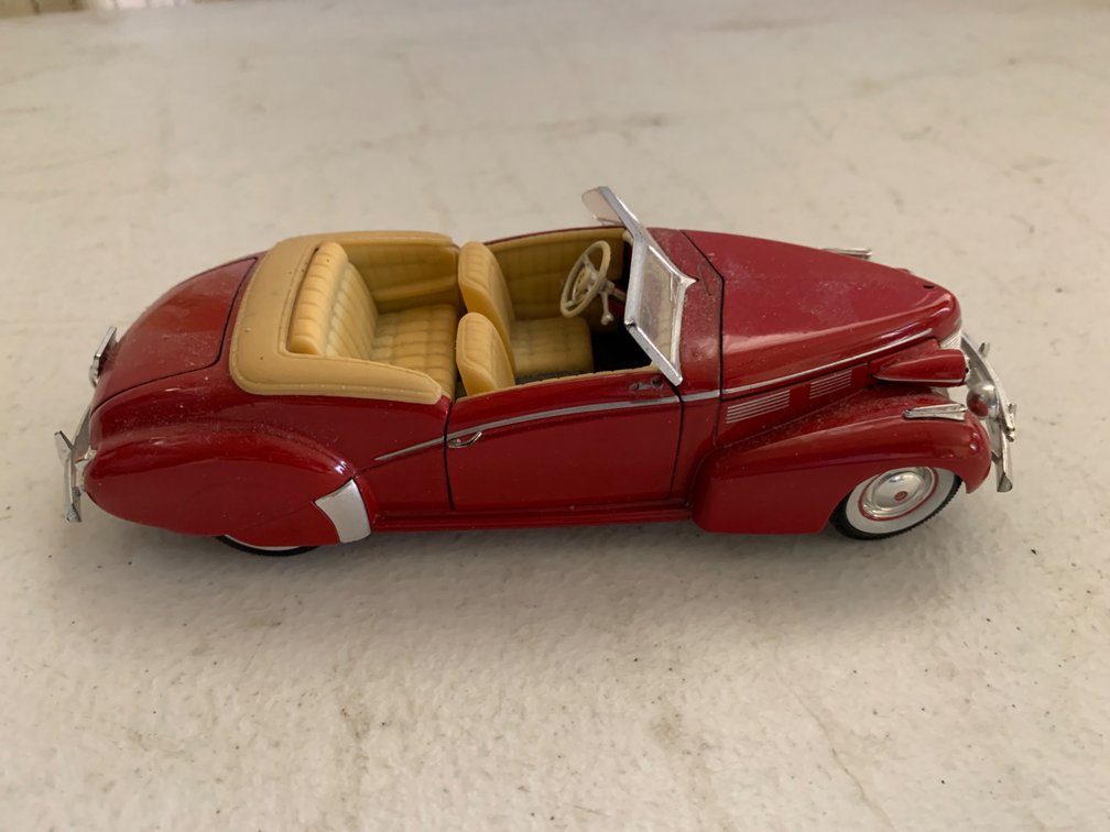 Die Cast 1940 Cadillac Sedan