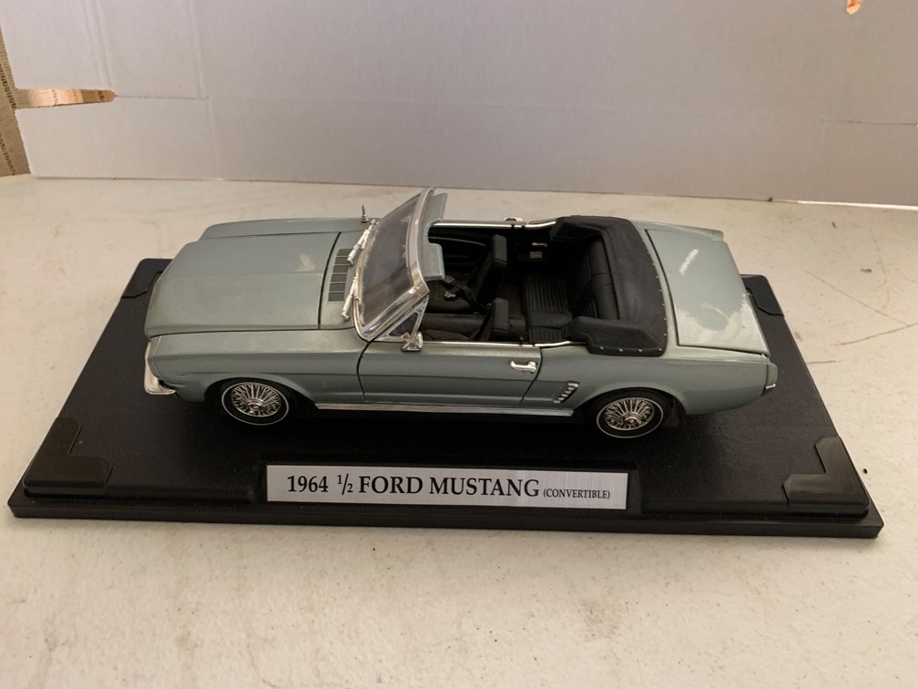 Die Cast 1964 Ford Mustang Convertible 1/2 Scale