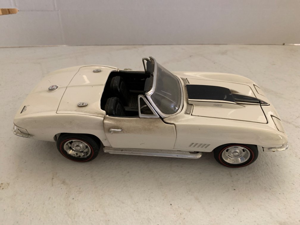 Die Cast 1967 Chevy Corvette 1/18 Scale