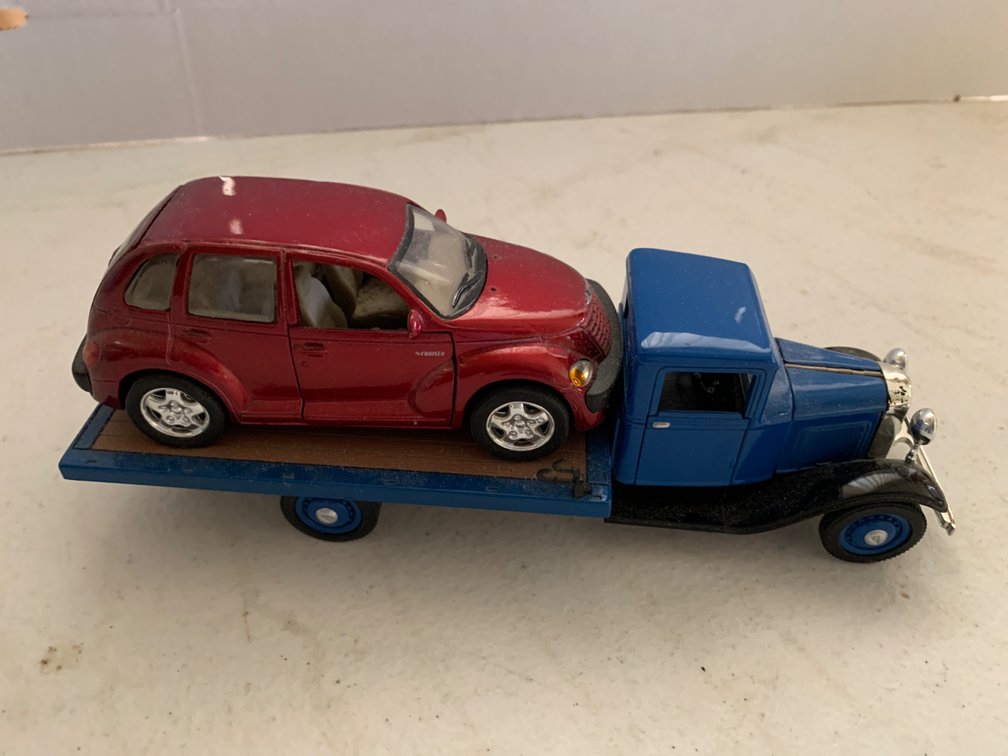 Die Cast 1934 Ford with Cruiser
