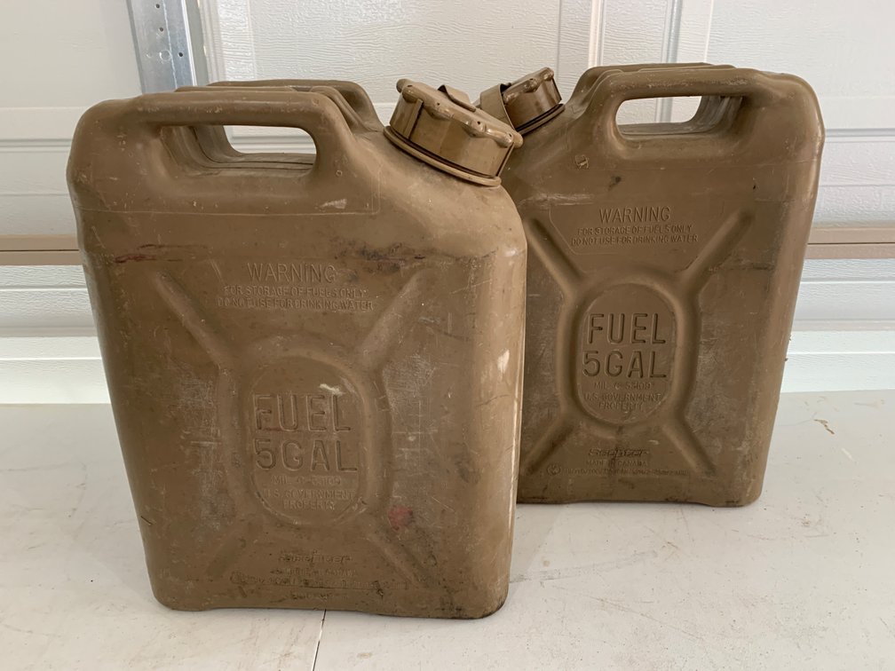 Plastic 5 Gallon Gas Cans