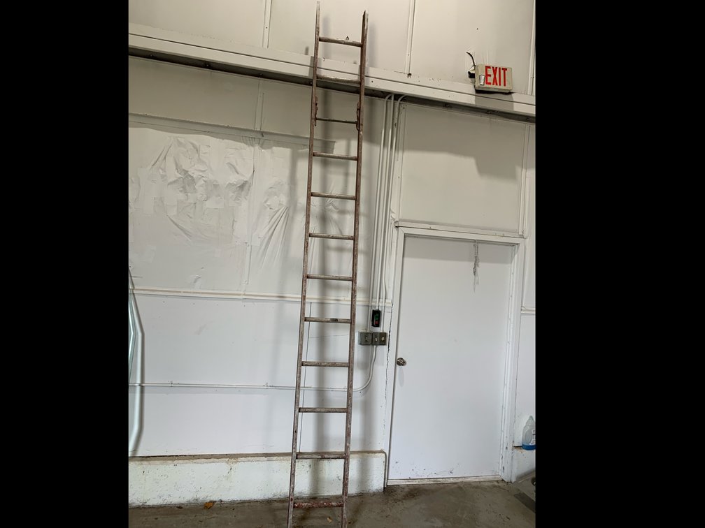 12’ Aluminum Ladder