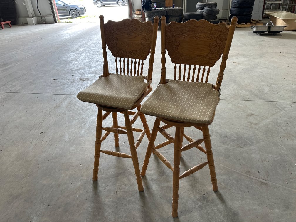 (2) Stools with Pads