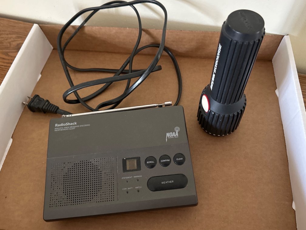 Weather Radio, Flash Light
