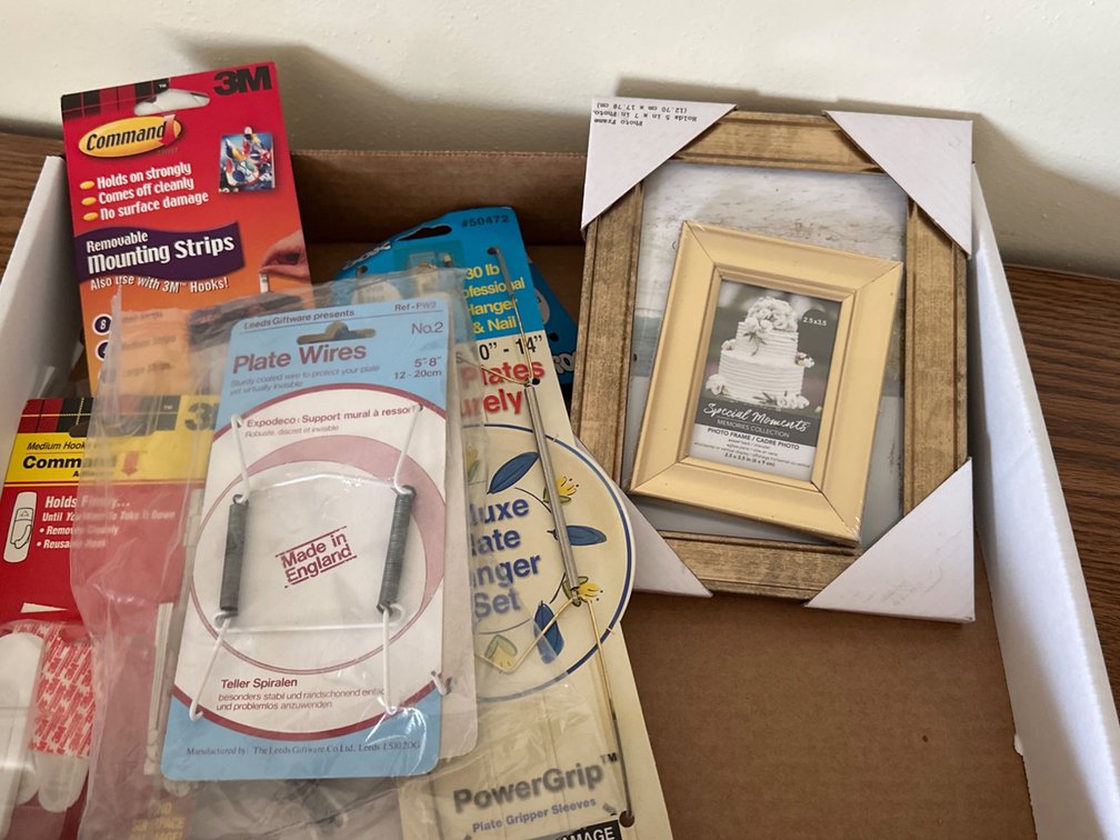 Picture Frames, Hangers