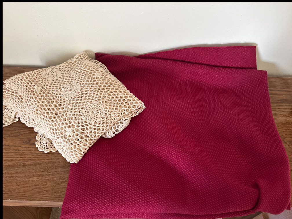 Round Table Cloth with Square Accent