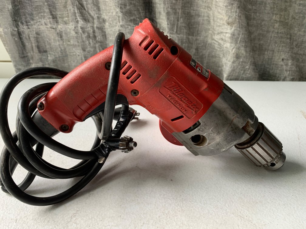 Milwaukee Magnum Holeshooter Drill
