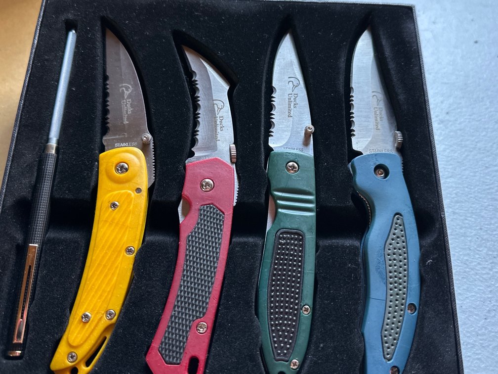 Ducks Unlimited Knife Collection