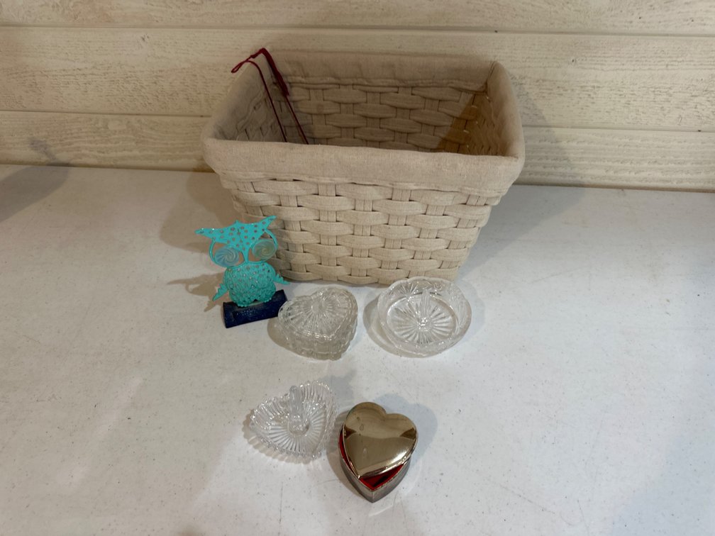 Basket with Trinket Dishes
