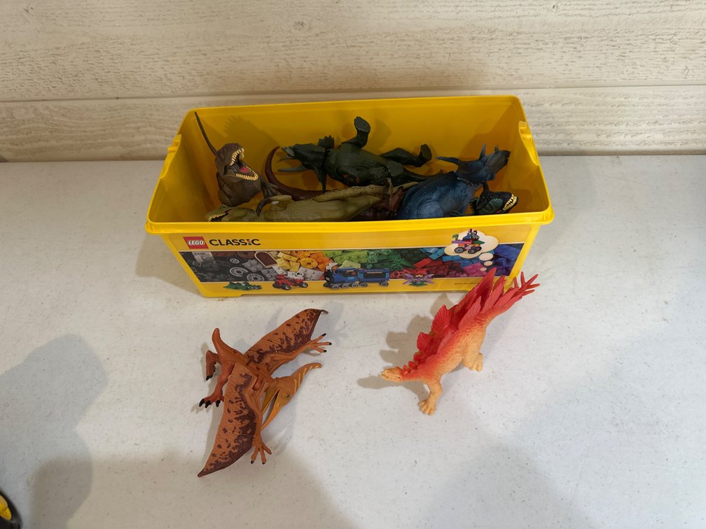 Toy Dinosaurs 