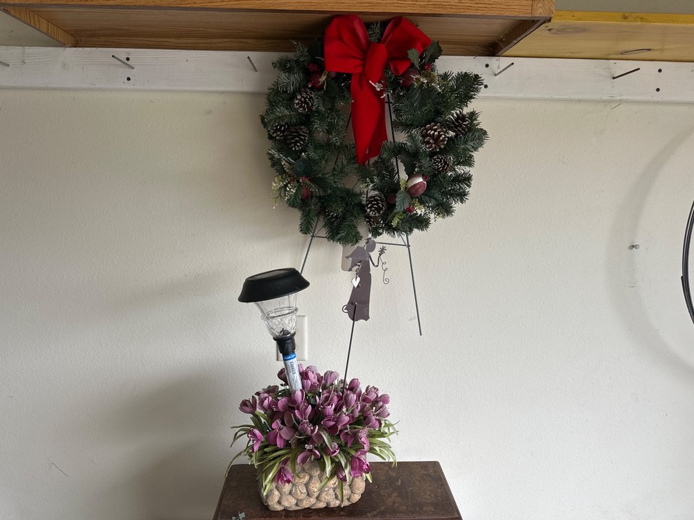 Artificial Floral, Holiday Wreath