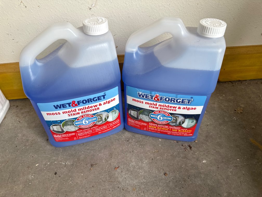 2 Gallons Wet and Forget