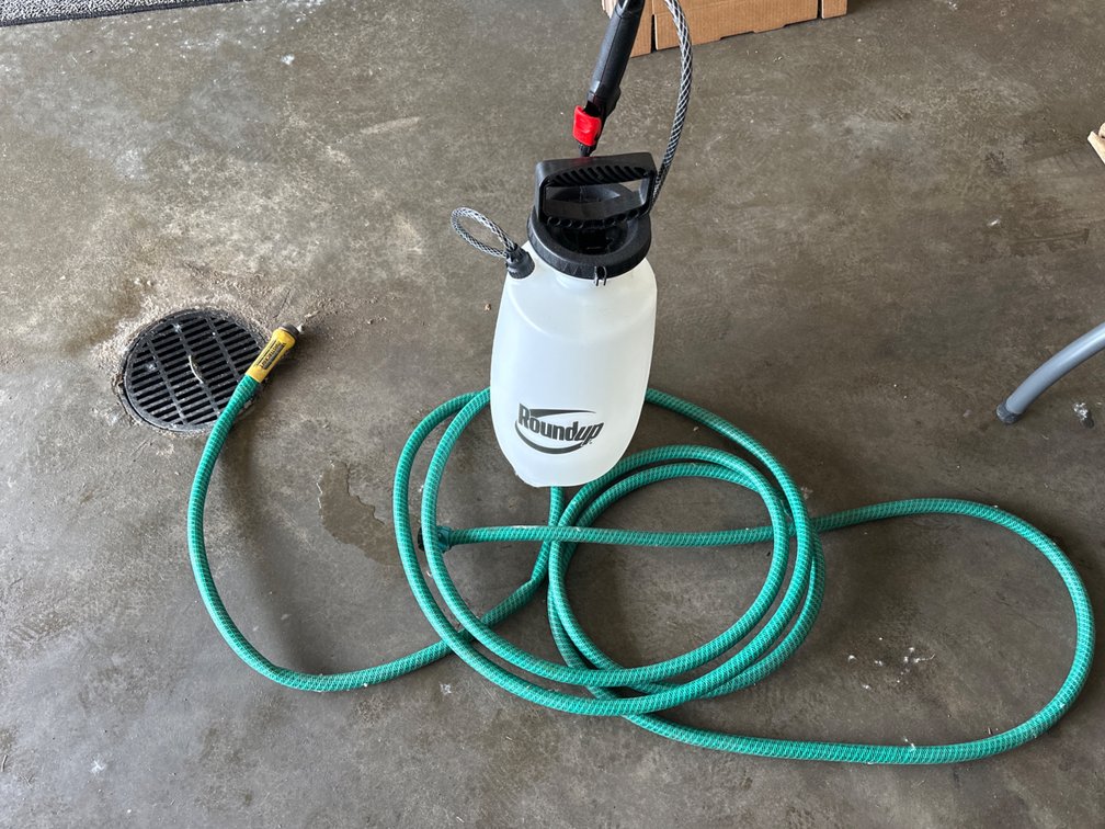 Round Up Sprayer with Garden Hose