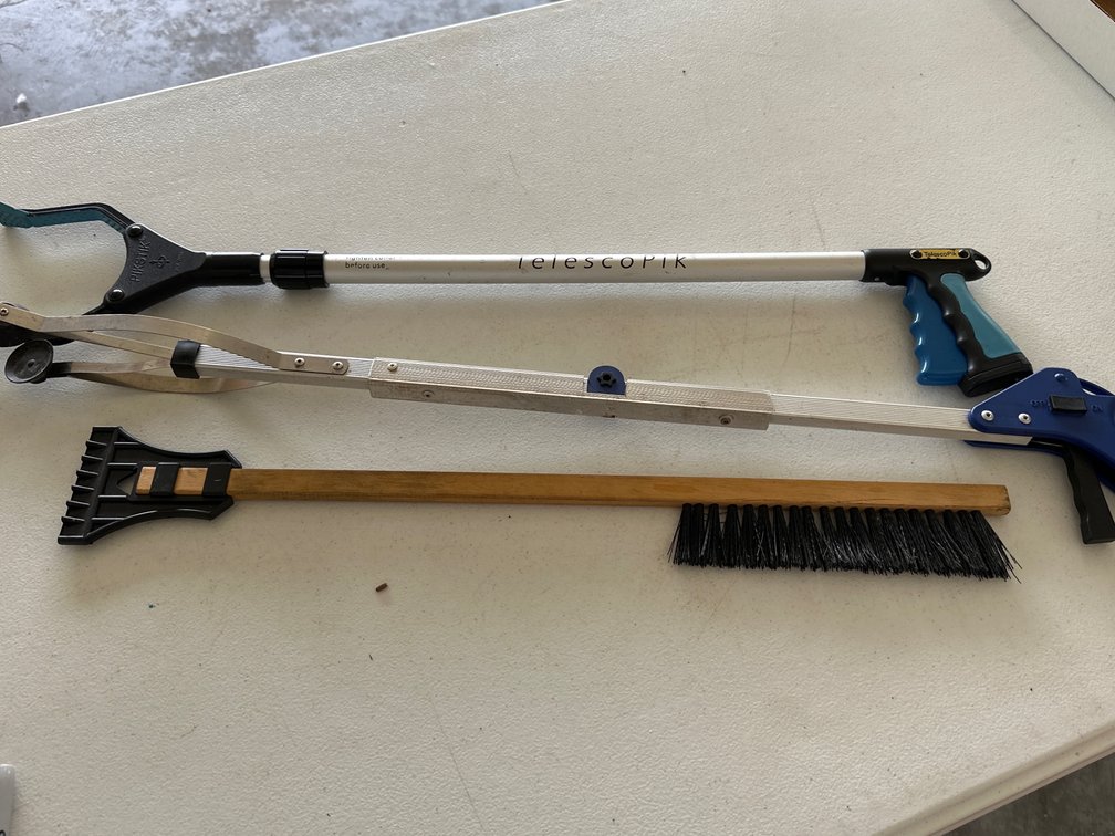 Grabbers, Car Brush