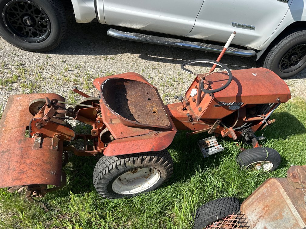 Simplicity 725 with Attached Tiller-Unknown if Runs