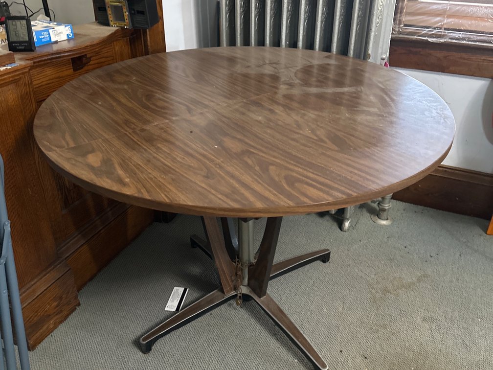 Round Table-1 Leaf