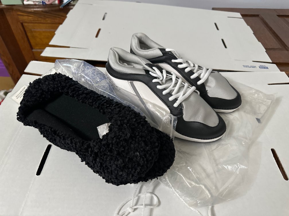 Size 10 Lightweight Tennis Shoes, Slippers