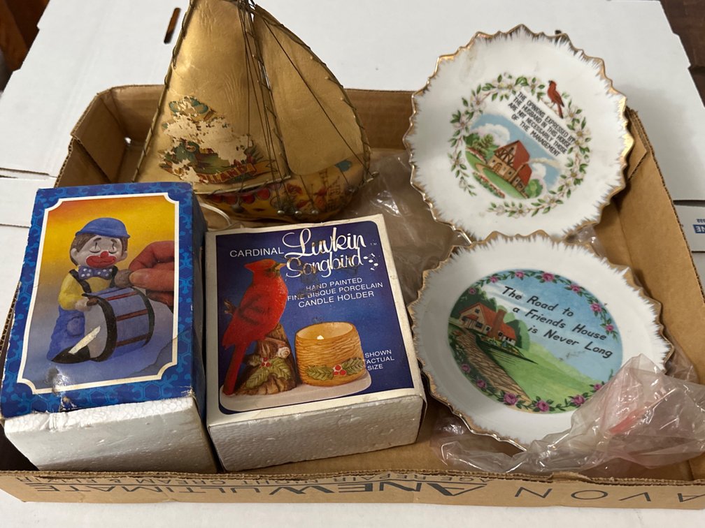 Collector Plates, Knickknacks