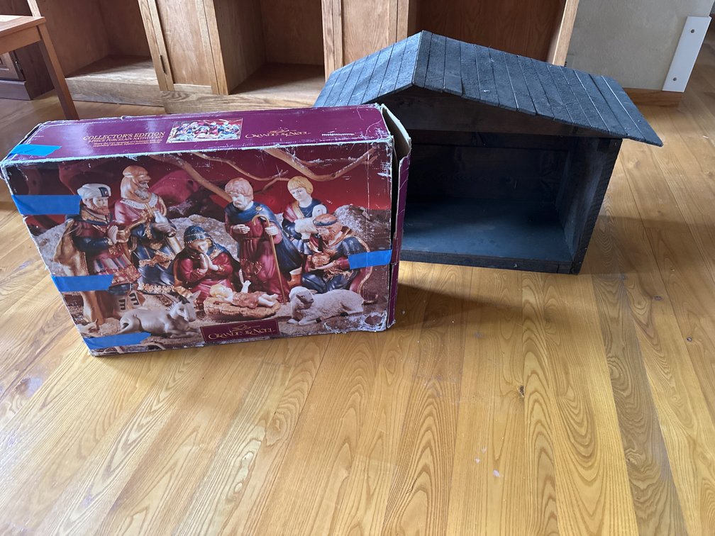 Nativity Scene, Manger
