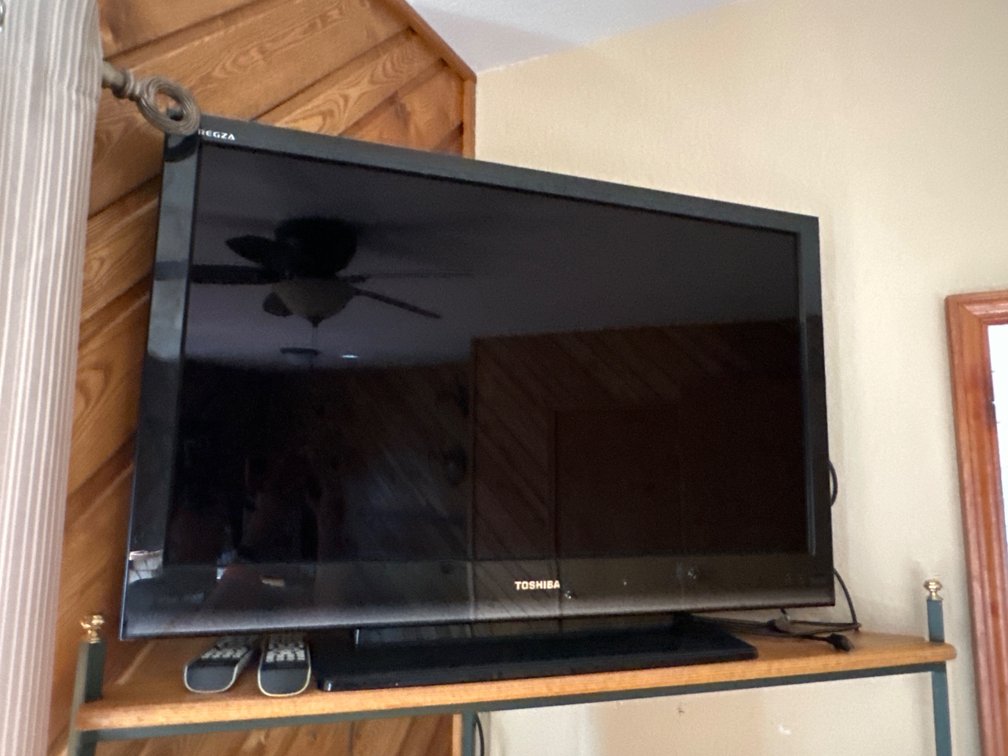 Toshiba 40” Flat Screen with Remote