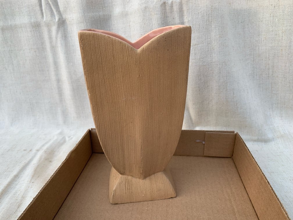 Vintage Redwing 9” Vase