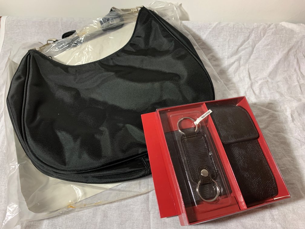 Avon New Convertible Bamboo Shoulder Strap Bag & Accessory Set
