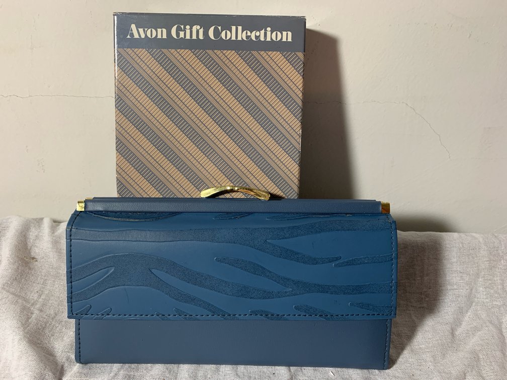 Avon New Checkbook Clutch