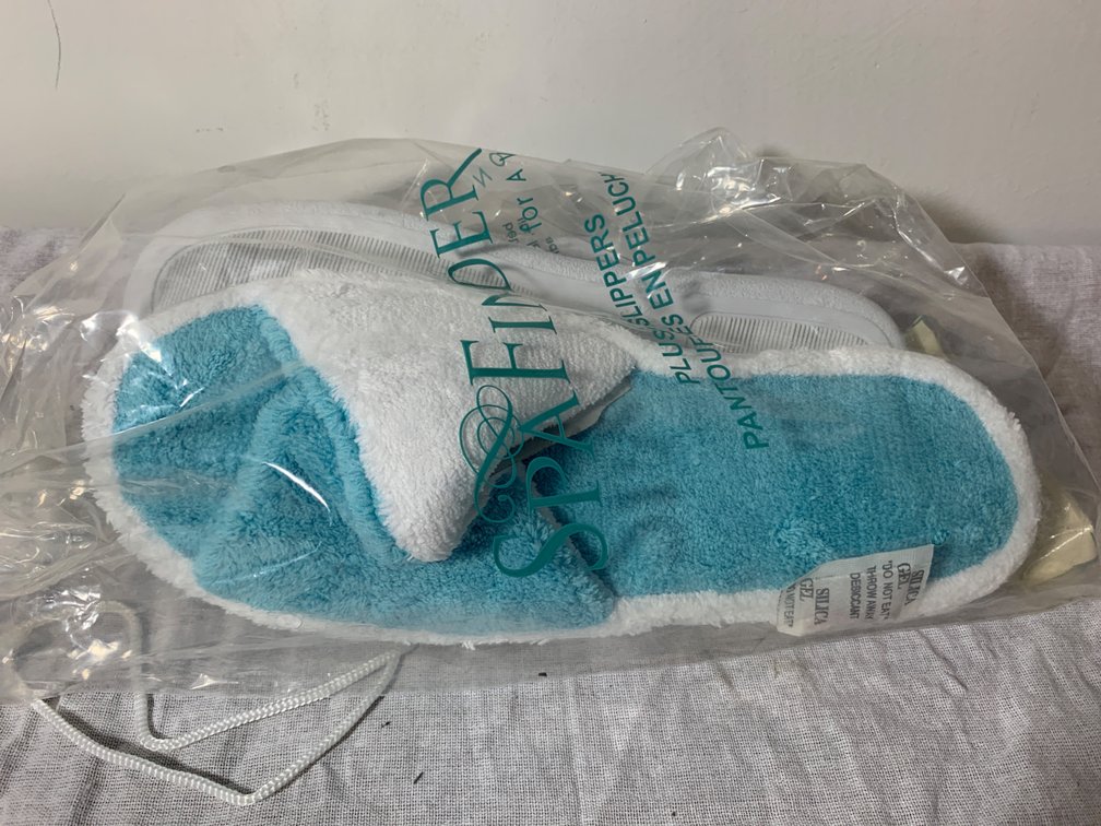 Avon Spa Finder Slippers Size 9-10
