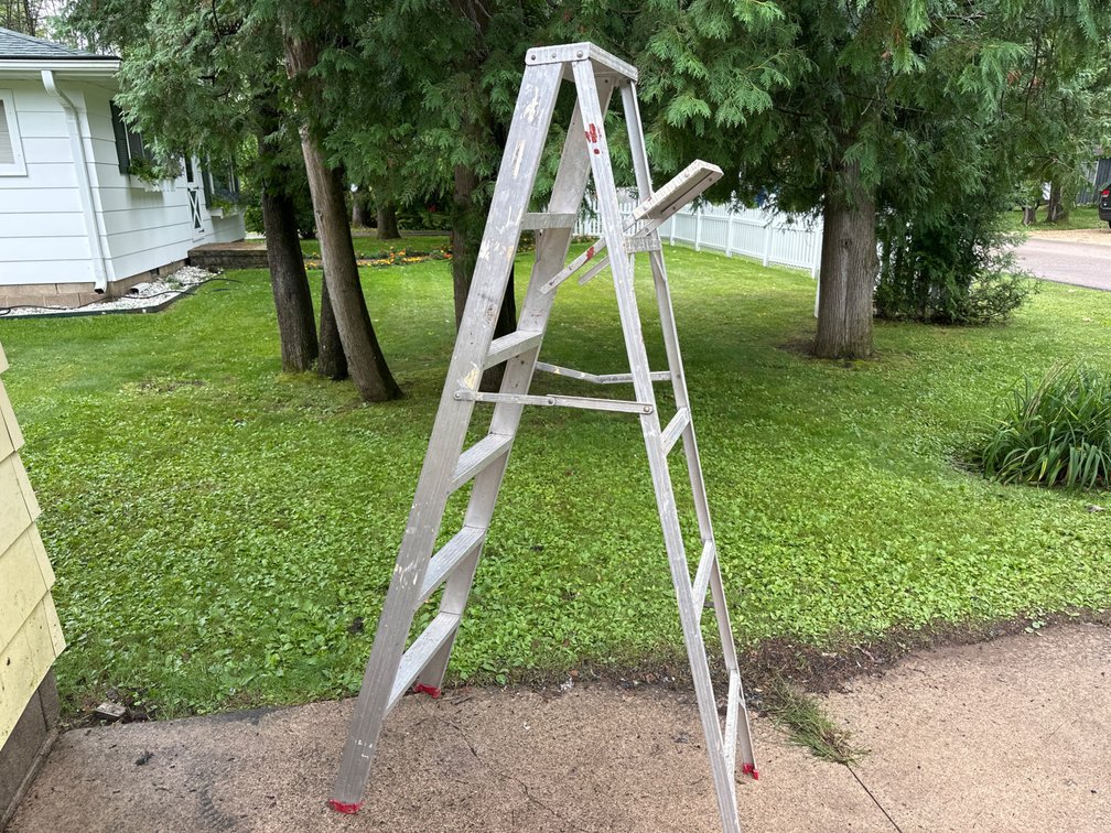 6’  Aluminum Step Ladder 