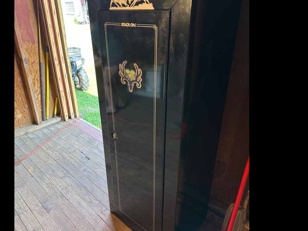 14 Gun Cabinet -Lock is Broke