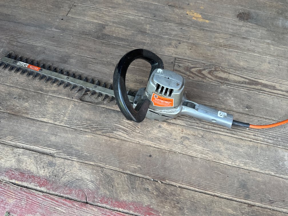 16” Hedge Trimmer