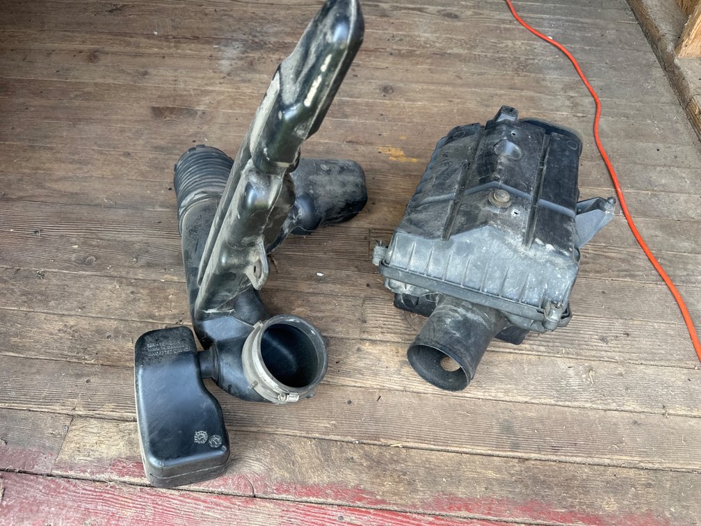 Stock Air Intake 2012 Chevy Silverado 2500 HD-6.0 Litre