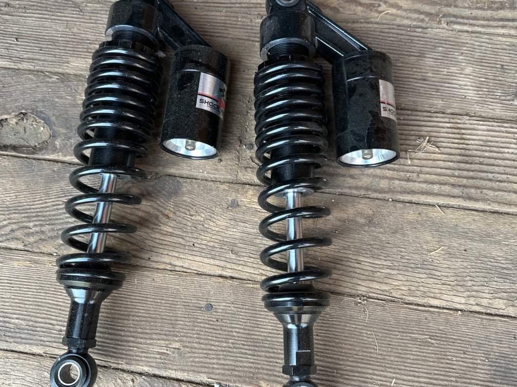 Piggy Back Air Shock Absorbers