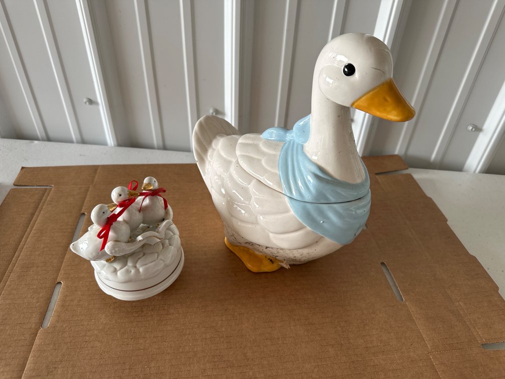 Goose Cookie Jar, Music Box