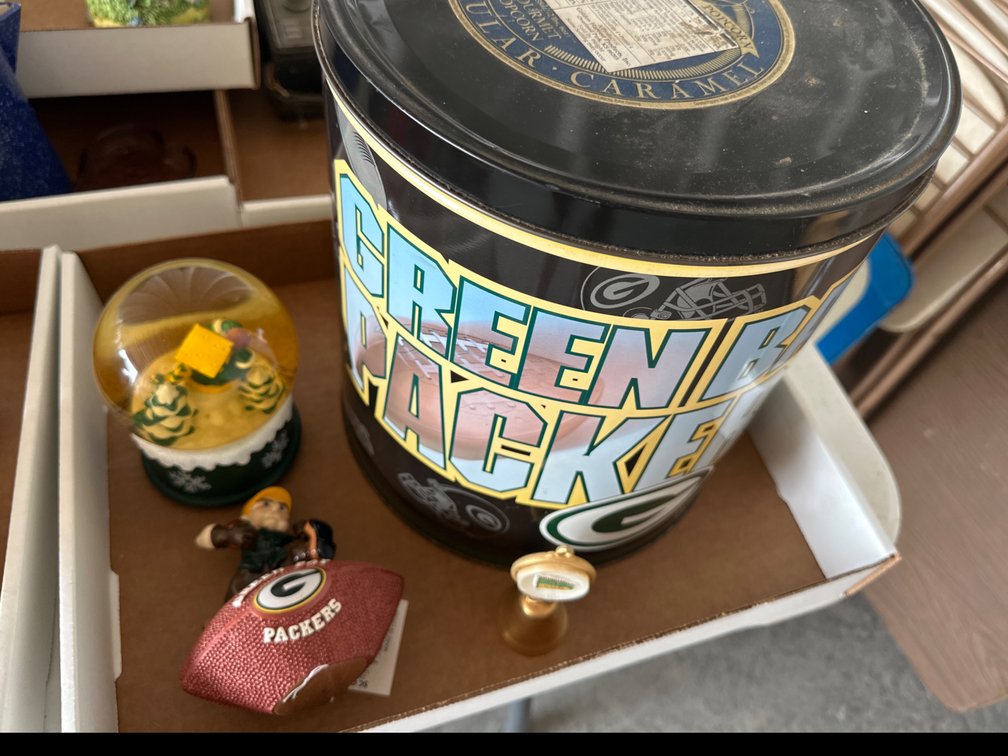 Packer Tin with Snow Globe, Bell, Ornament, Postet