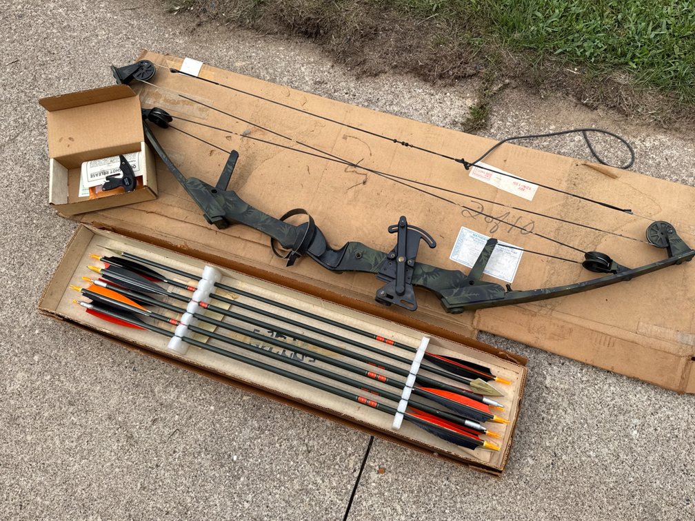 Bow with Arrows, Release