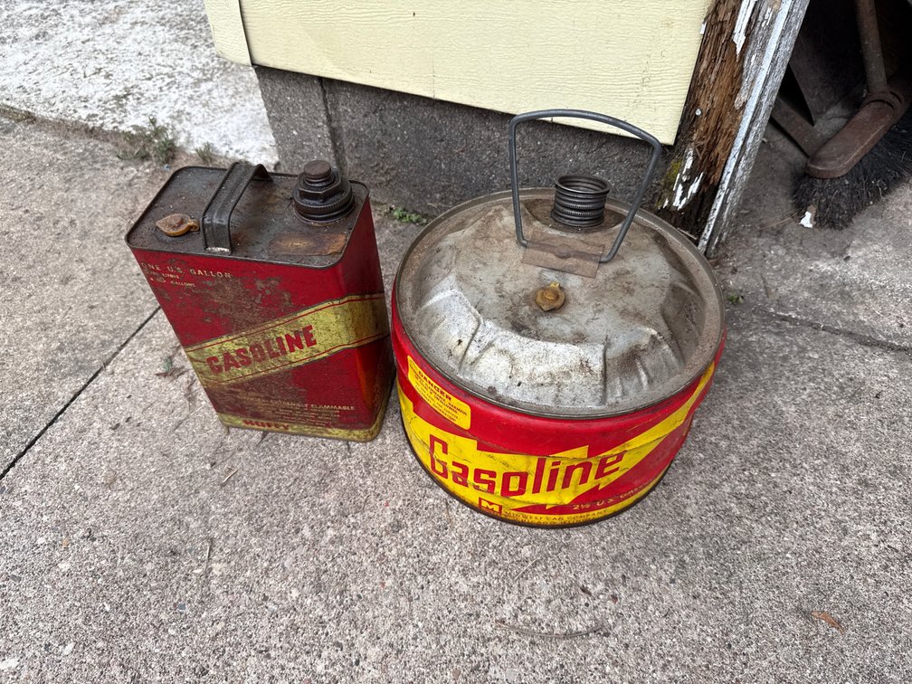 Metal Gas Cans, 2 Gallon Plastic Gas Can