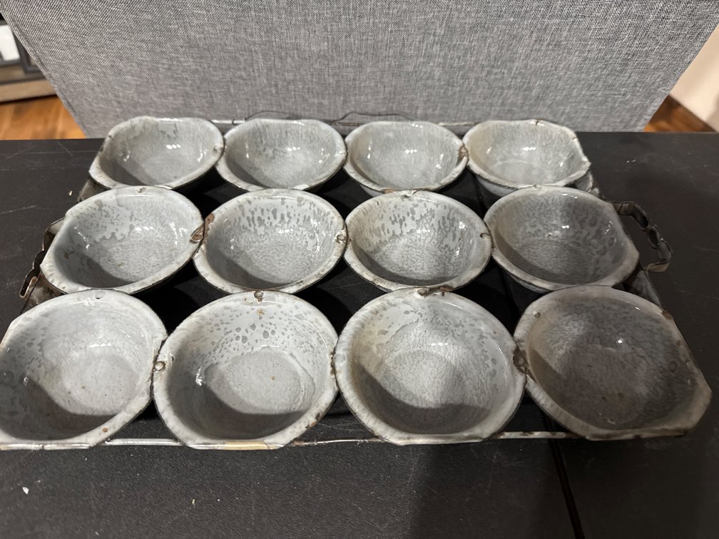 Gray Graniteware Muffin Tin