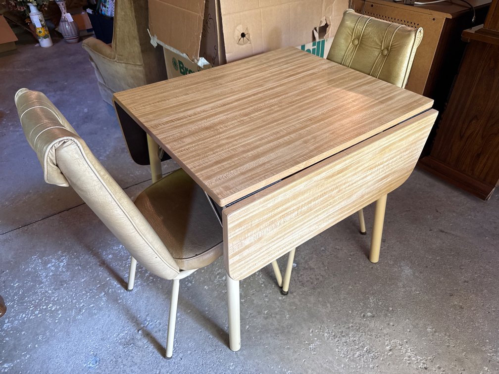 Folding Side Table with 2 Chairs
