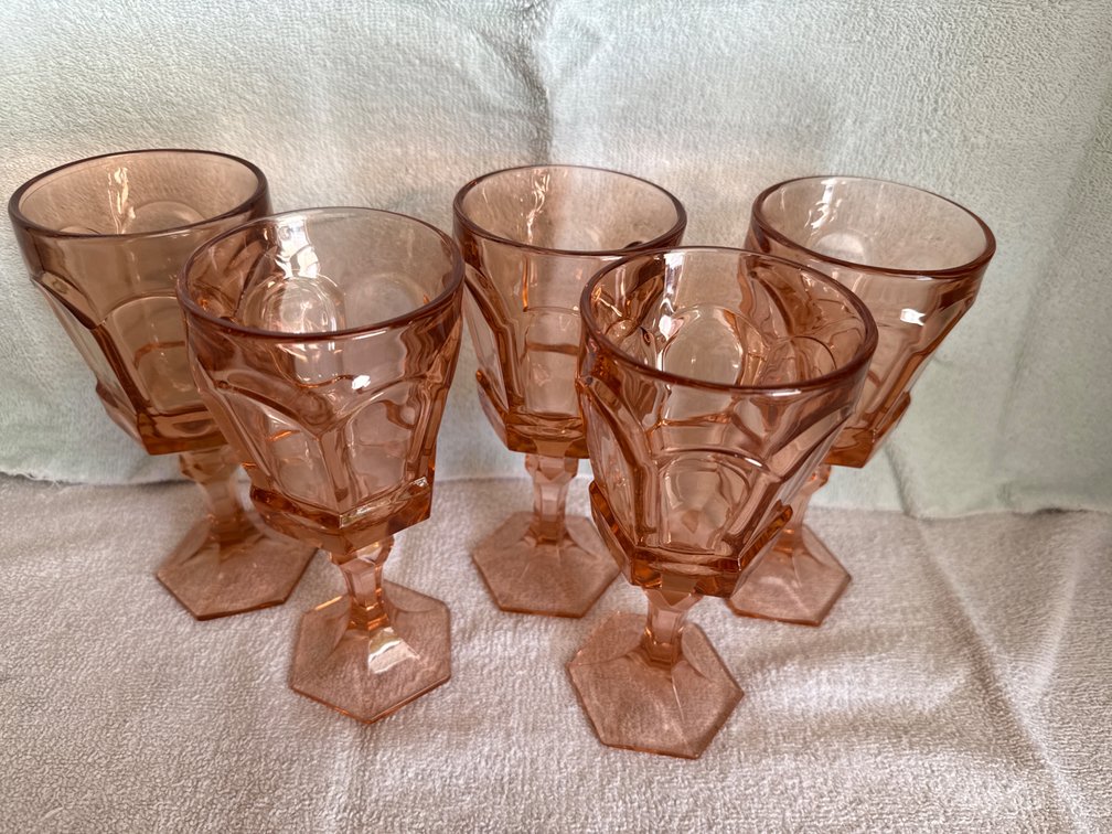 Pink Glass Pedestal Glasses 