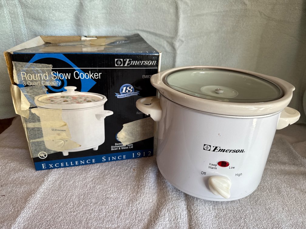 Emerson 3 Quart Round Slow Cooker