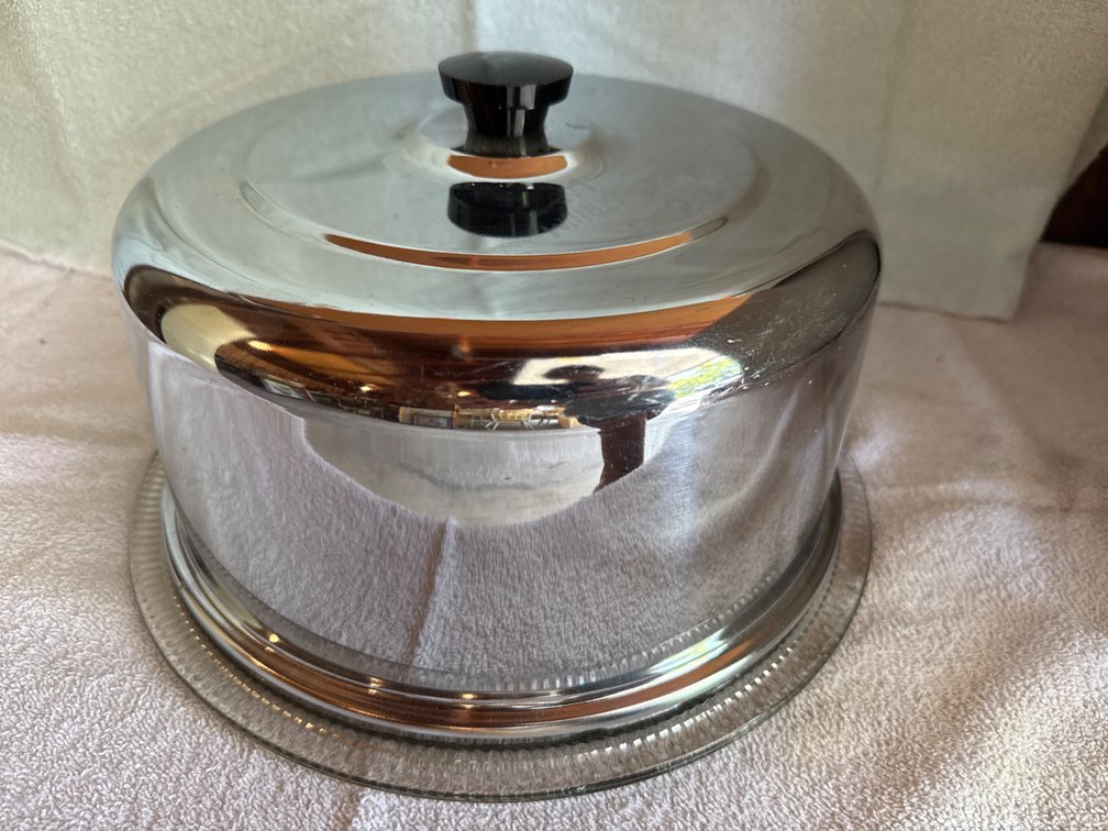 Vintage Cake Carrier
