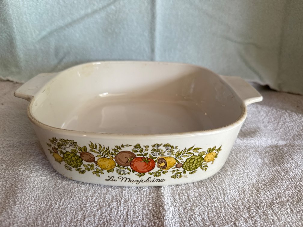Corning Ware 2 Quart Casserole Dish