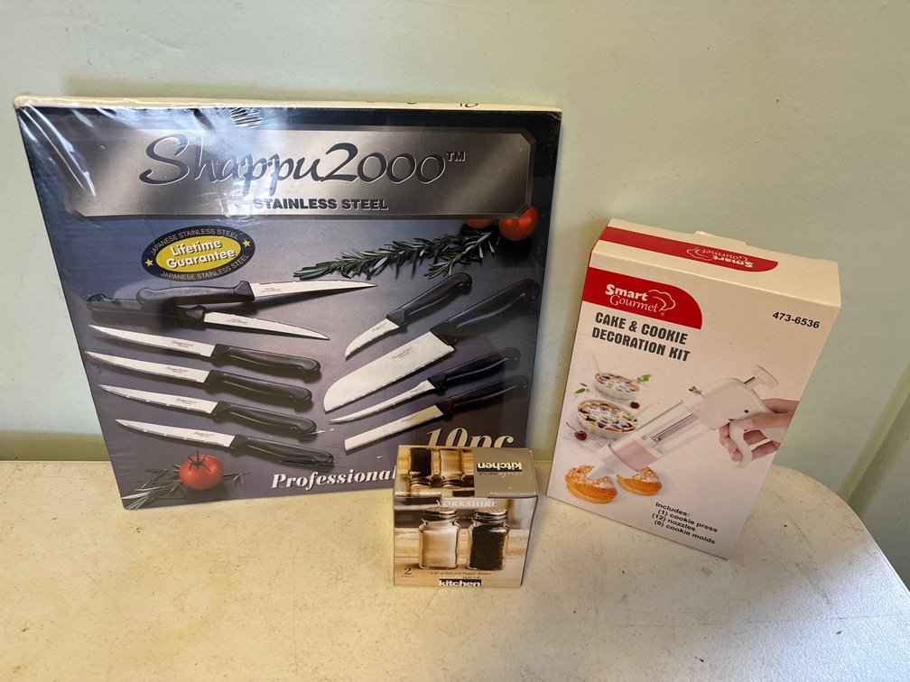 Knives, Salt and Pepper Shakers, Cake Decorating Kit